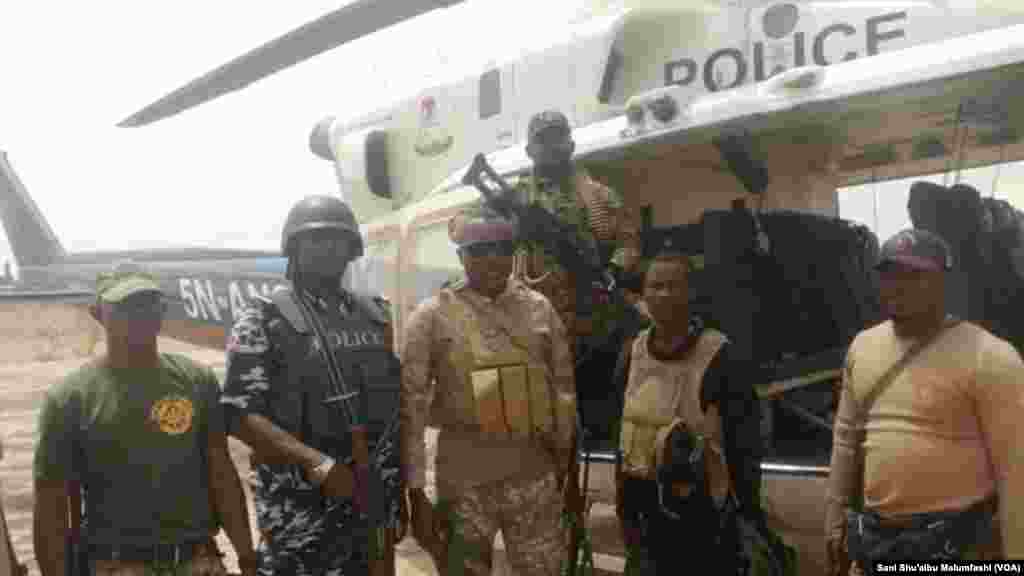 Daya daga cikin jirage masu saukar ungula da aka tura neman daliban Jangebe