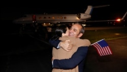 گروگان‌های آزاد شده صبح سه‌شنبه به وقت واشنگتن وارد خاک آمریکا شدند و مورد استقبال خانواده‌هایشان قرار گرفتند