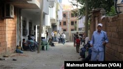 Militer Turki memberlakukan zona keamanan ketat di kota Cizre, sebuah kota etnis Kurdi di Turki (foto: dok).