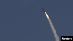 미국과 공동 개발한 차세대 요격용 미사일 '애로우 3'가 이스라엘 서부 아시도드에서 시험 발사중인 모습. (자료사진)