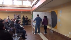 Undocumented US Immigrants Learn Rights in Case of Crackdown