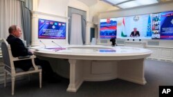 Rossiya rahbari Vladimir Putin Kollektiv xavfsizlik shartnomasi tashkiloti videoanjumanida, Moskva, 23-avgust, 2021