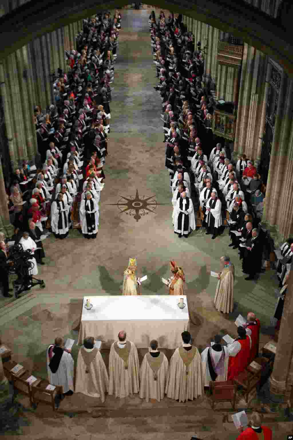 Angliya cherkovlarida