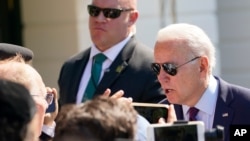 조 바이든 미국 대통령이 29일 백악관에서 기자들에게 발언하고 있다. 