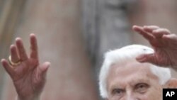 Papa Benedicte XVI azuru Benin