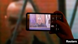 الکسی ناوالنی در دادگاهی در مسکو - آرشیو