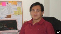 លោក​ ពៅ​ ជីវ័ន្ត ​​បេក្ខជន​បណ្ឌិត​ផ្នែក​សង្គមវិទ្យា​​នៃ​សាកលវិទ្យាល័យ​ មែលប៊ន (University of Melbourne) ប្រទេស​អូស្រ្តាលី ចូល​រួម​ជា​ធ្វើ​ជាវាគ្មិន​ក្នុង​កម្មវិធី​សំឡេង​ជំនាន់​ថ្មី​នៃ​​វីអូអេ។