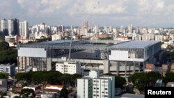 Stadion sepakbola Arena da Baixada di Curitibia, Brazil, yang dibangun kembali untuk Piala Dunia 2014. (Reuters/Rodolfo Buhrer)