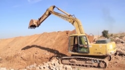 Kurds Dig Trenches in Areas Bordering IS-held Territory