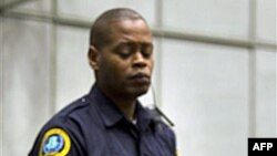 Cựu tổng thống Liberia Charles Taylor bị cáo buộc 11 tội danh trong đó bao gồm tội giết người, tra tấn và sử dụng binh sĩ trẻ em