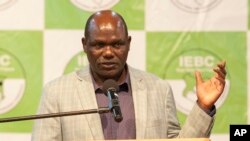 Independent Electoral and Boundaries Commission chief Wafula Chebukati briefs the media, in Nairobi, Kenya, Oct. 29, 2017. 