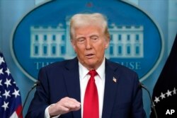 Prezidan Donald Trump pale nan sal pres James Brady a nan Lamezonblanch, 30 Janvye 2025.