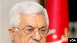 Presiden Palestina Mahmud Abbas di Kairo untuk bertemu Sekjen Liga Arab Amir Mussa dan Presiden Mesir Husni Mubarak.