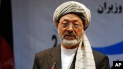 کریم خلیلی، برقراری تماس‌های غیررسمی را با مخالفان مسلح تأیید کرد