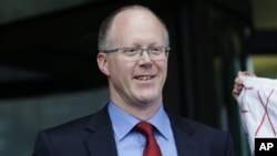 Direktur Jenderal BBC, George Entwistle dan beberapa pejabat lainnya harus mundur dari jabatannya akibat salah tuduh terhadap seorang politisi Inggris ternama (foto: dok). 