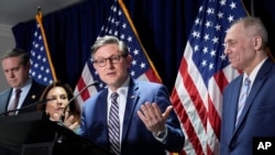 За овој предлог гласаа голем број демократи, заедно со републиканците. Тој беше усвоен со 263 гласа „за“ и 156 „против“. 