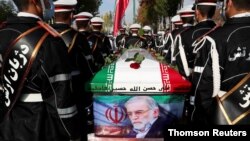 សាកសព​អ្នក​វិទ្យាសាស្ត្រ​អាវុធ​នុយ​ក្លេអែអ៊ីរ៉ង់​ ត្រៀមយកទៅបណ្ចុះ។