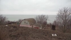 Ukrainian Volunteers Prepare to Defend Mariupol