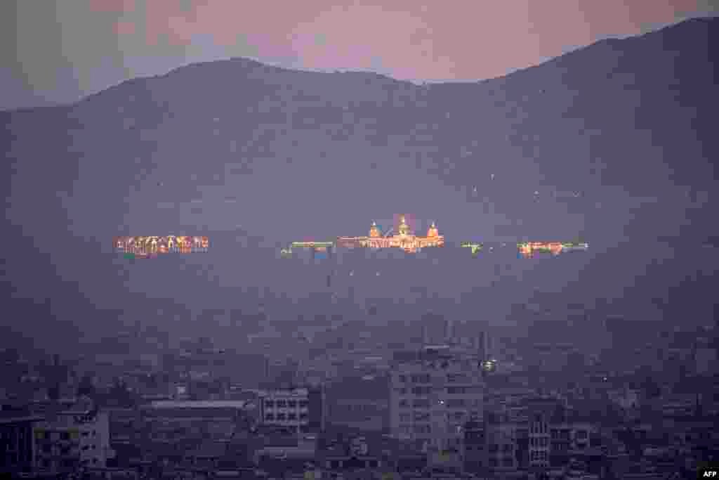 نمای چراغانی سالون&zwnj;های مجلل عروسی در شهر کابل