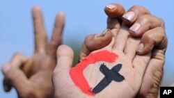 Les groupes en faveur des droits humains exigent des enquêtes sur les violences sectaires