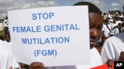 Des filles Maasai protestant lors de la Journée internationale de lutte contre les mutilations génitales féminines (MGF) à Kilgoris au Kenya. (Photo AP)