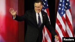 Kandidat presiden Partai Republik Mitt Romney sebelum berpidato mengenai kekalahannya di Boston. (Reuters/Mike Segar) 