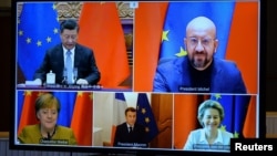 រូបឯកសារ៖ ប្រធានគណៈកម្មការសហភាពអឺរ៉ុបអ្នកស្រី Ursula von der Leyen ប្រធានក្រុមប្រឹក្សាសហភាពអឺរ៉ុបលោក Charles Michel អ្នកស្រី Angela Merkel លោក Emmanuel Macron និងលោក Xi Jinping ចូលរួមកិច្ចប្រជុំរួមគ្នាមួយតាមប្រព័ន្ធអ៊ីនធឺណិត កាលពីថ្ងៃទី៣០ ខែធ្នូ ឆ្នាំ២០២០។