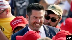 지난 9월 션 파넬 공화당 후보가 펜실베이니아주 피츠버그 국제공항에서 열린 도널드 트럼프 대통령 선거유세에 참가했다. 