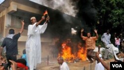 Para demonstran di Sudan melakukan serangan ke beberapa gedung kedutaan asing, termasuk Jerman dan Amerika (14/9). AS memutuskan untuk menarik para diplomatnya dari Sudan dan Tunisia.