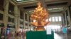 Cardboard Christmas Tree Gets Mixed Reviews in New Jersey Town 