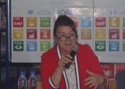 U.N. Special Rapporteur on the Right to Food Hilal Elver tells reporters in Harare that Zimbabwe is facing its worst food shortage in years, Nov. 28, 2019. (Columbus Mavhunga/VOA)
