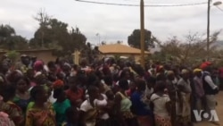 Première distribution d'aide alimentaire dans le pool (vidéo)