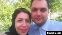 رضوان بیگی در کنار همسرش بهفر لاله زاری