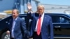 Presiden AS Donald Trump bersama Jaksa Agung Texas Ken Paxton (kiri) di Dallas, Texas, 11 Juni 2020. (Foto: Nicholas Kamm / AFP)