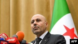 সিরিয়ার উপকুল অঞ্চলে সংখ্যালঘু আলাওয়াইতদের প্রতিশোধমূলক হত্যা ও সহিংসতা তদন্তকারী সিরিয়ার তথ্য-অনুসন্ধানী কমিটির মুখপাত্র ইয়াসের ফারহান সংবাদ সম্মেলনে বক্তব্য রাখছেন। দামেস্ক, মার্চ ১১,২০২৫। 