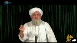 Foto yang diambil dari video yang disediakan oleh SITE Intel Group 11/9/2012, memperlihatkan pimpinan al-Qaida, Ayman al-Zawahiri yang diunggah dalam website salah satu cabang al-Qaida, as-Sahab 