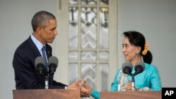 "Birmaning demokratiya yo'lidagi sa'y-harakatlarini Qo'shma Shtatlar qo'llab-quvvatlashda davom etishiga ishonchim komil", - deydi An San Suu Chi.