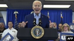 Bayden Pitsburg shahrida po'lat ishlab chiqaruvchi kompaniyalar ishchilari oldida so'zlamoqda, 17-aprel, 2024-yil