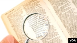 Kamus edisi cetak kini makin kurang diminati dibanding edisi internet.