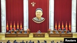 북한은 지난 8일 김정은 국방위원회 제1위원장이 참석한 가운데 노동당 정치국 확대회의를 열고, 장성택 전 국방위 부위원장의 숙청을 공식화했다. 북한은 이후 나흘만에 장성택을 처형했다.