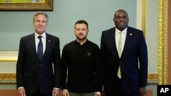 资料照片：乌克兰总统在基辅会晤美国国务卿布林肯与英国外交大臣拉米。(2024年9月11日)