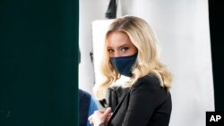 케일리 매커내니 미국 백악관 대변인이 4일 백악관에서 폭스뉴스와 인터뷰 했다.