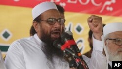 Hafiz Saeed, kepala organisasi Jamaat-ud-Dawa, di Lahore, Pakistan, 30 September 2016 (Foto: dok). Hafiz Saeed bersama dengan empat wakilnya, ditetapkan sebagai tahanan rumah, Senin (30/1).