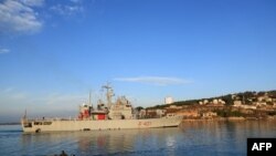 ጣሊያን ለአንድ ወር አቋርጣ የነበረውን ጥገኘነት ጠያቂዎችን ወደ ጎረቤት ሀገር የማዘዋወር ስራ ቀጥላ፣ 49 ፍልሰተኞችን የያዘ መርከብ ሼንግጂን በተሰኘው የአልባኒያ ወደብ ላይ መድረሱን የጣሊያን ባለስልጣናት አስታውቀዋል። ጥር 28፣ 2025