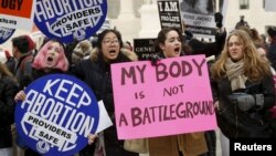 Vashingtonda namoyishlar tinmayapti. Hammaning o’z fikri bor. 