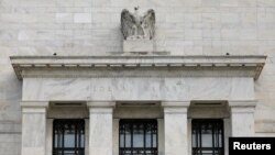 Gedung bank sentral AS atau Federal Reserve di Washington DC (foto: ilustrasi). 