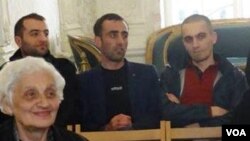 მარჯვნიდან: ბექა ბექაურს და მინდია ვაშაყმაძეს, "კავკასიური ალიანსის" წევრებს, სუს-ი ტერორისტული აქტის მომზადებაში სდებს ბრალს