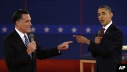 Debat kedua pemilihan presiden AS antara Barack Obama dan Mitt Romney di Universitas Hofstra, New York. (AP/Charlie Neibergall)