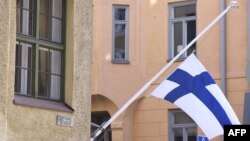 Le drapeau finlandais à Helsinki, le 13 mai 2017.