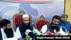 ملی مسلم لیگ کے صدر سیف اللہ خالد ایک نیوز کانفرنس سے خطاب کرتے ہوئے (فائل فوٹو)